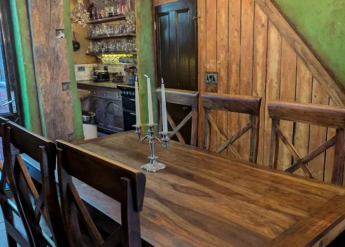 بيت للعطل Witchcraft And Wizardry - *