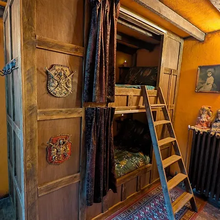 Witchcraft And Wizardry - Feriehus York